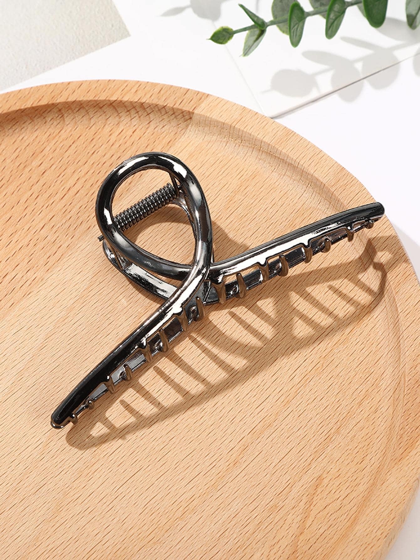 1Pc Women Criss Cross Design Casual Hair Claw for Daily Life Party Claw Clips Hair Clips Hair Jaw Clip Hair Clamps Hair Clutch Hair Catcher Clip, School Stuff, College Fall Winter Hair Accessories for Women for Vacation Outfits Woman