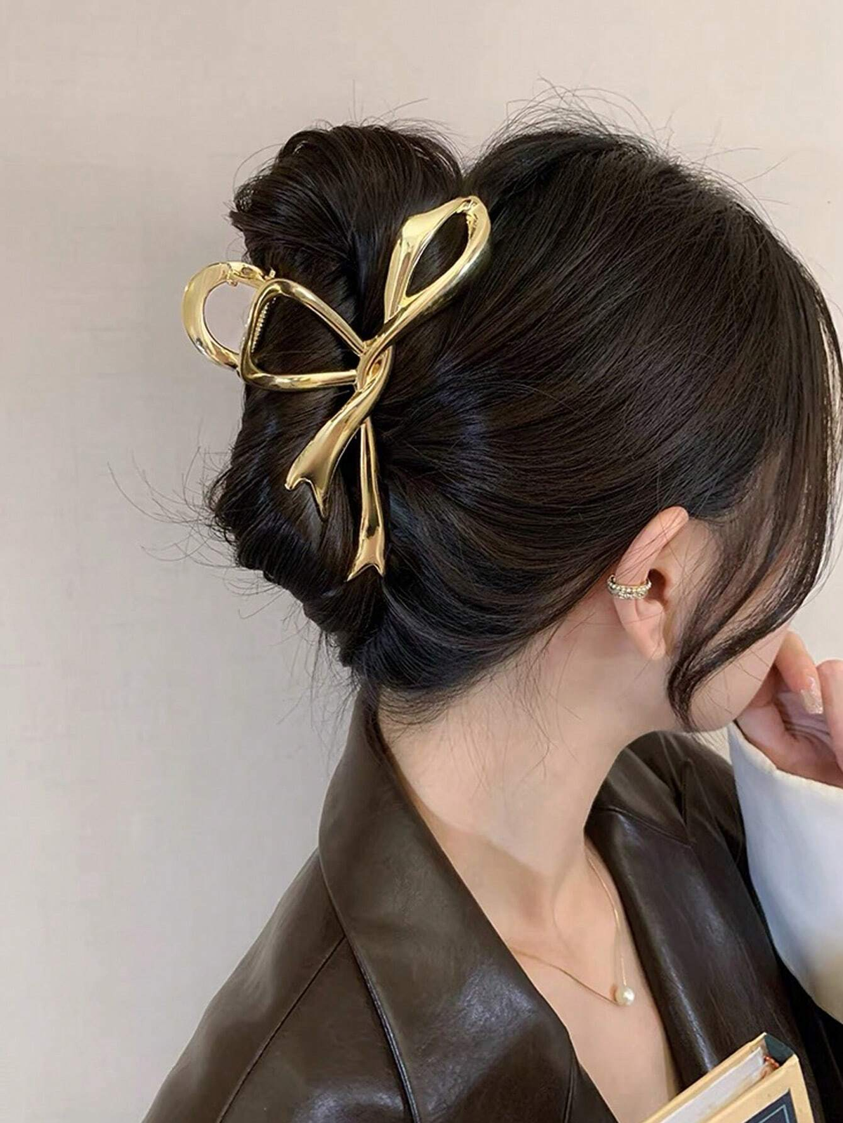 1Pc Glossy Metal Hair Claw with Bowknot Design Fashionable Accessory for Daily Use Valentine'S Day Valentines,Hair Accessories,Claw Clips,Hair Jaw Clip,Hair Clutch Fall Winter Hair Clip for Vacation Outfits Woman