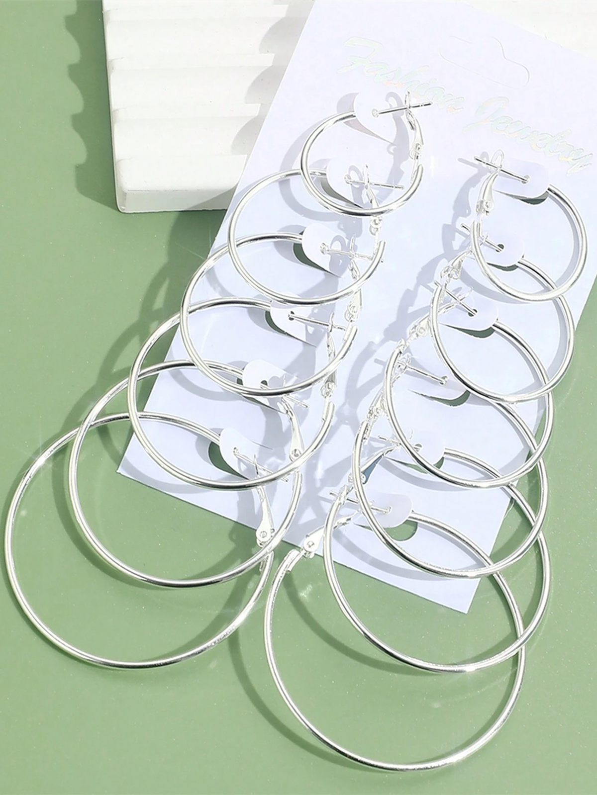 12Pcs/Set Hoop Earrings Set Stainless Steel Big and Small Different Size Circle Exaggerated C-Shaped Decor Gold Hoops Silver round Hoops Earrings Classic Jewelry Gift Set for Women & Men & Girls Daily Earrings