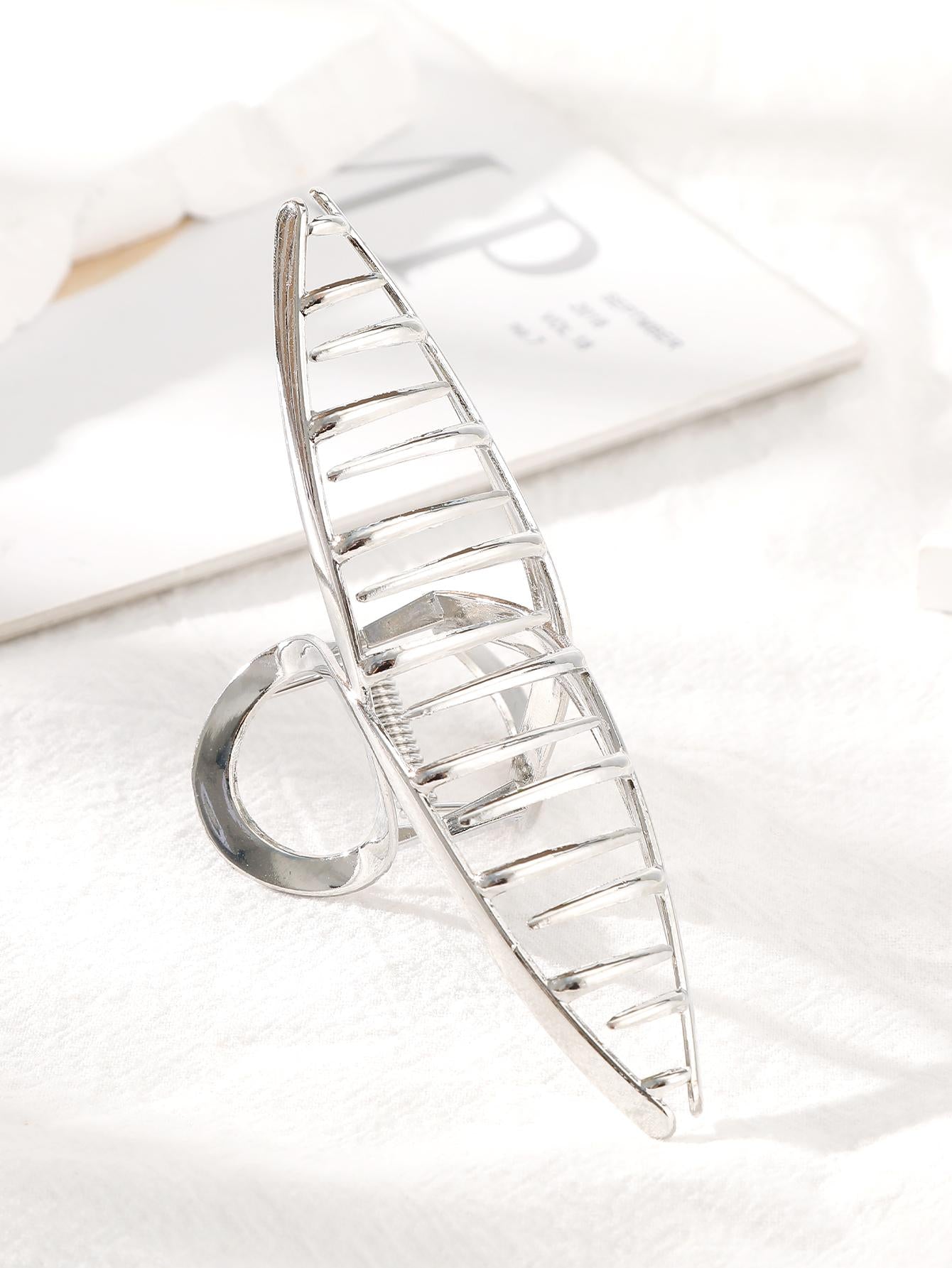 1Pc Women Criss Cross Design Casual Hair Claw for Daily Life Elegant Claw Clips Hair Clips Hair Jaw Clip Hair Clamps Hair Clutch Hair Catcher Clip, School Stuff, College Fall Winter Hair Accessories for Women Bows for Vacation Outfits Woman