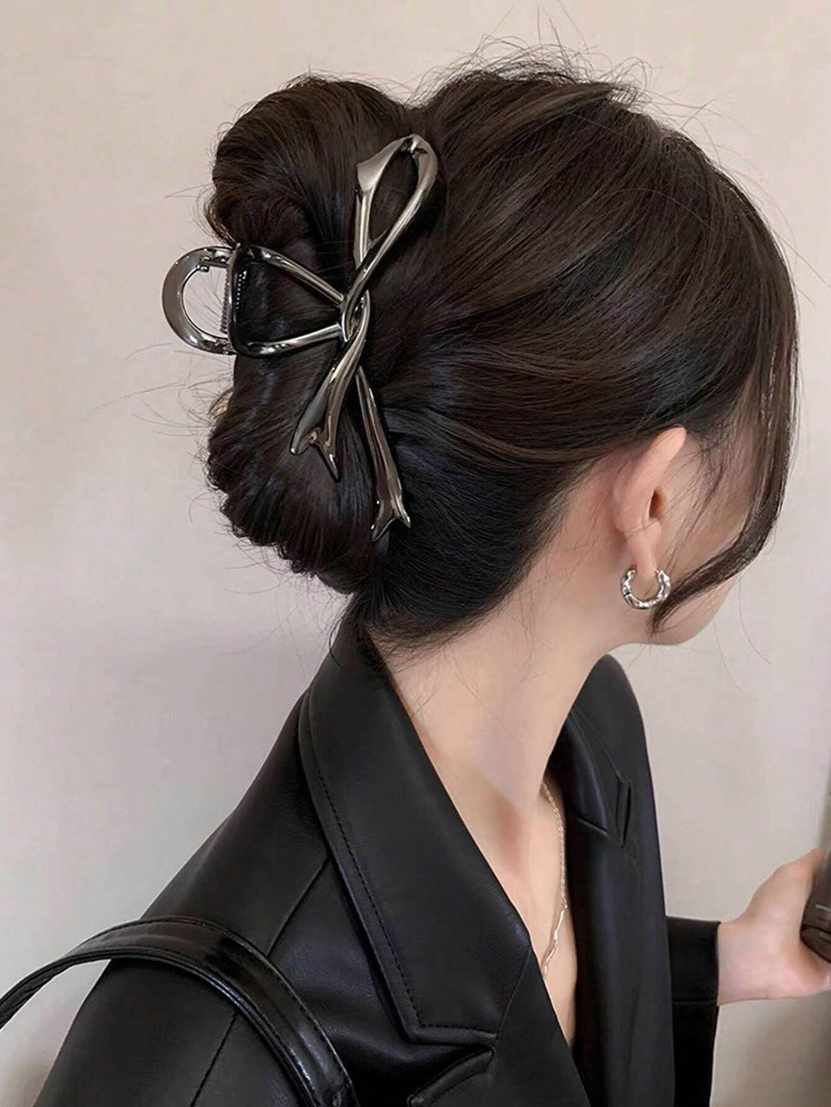 1Pc Glossy Bowknot Hair Claw, Chic for Everyday Use Valentine'S Day Claw Clips Hair Clips Hair Jaw Clip Hair Clamps Hair Clutch Hair Catcher Clip, Black Hair Accessories Fall Winter for Vacation Outfits Woman