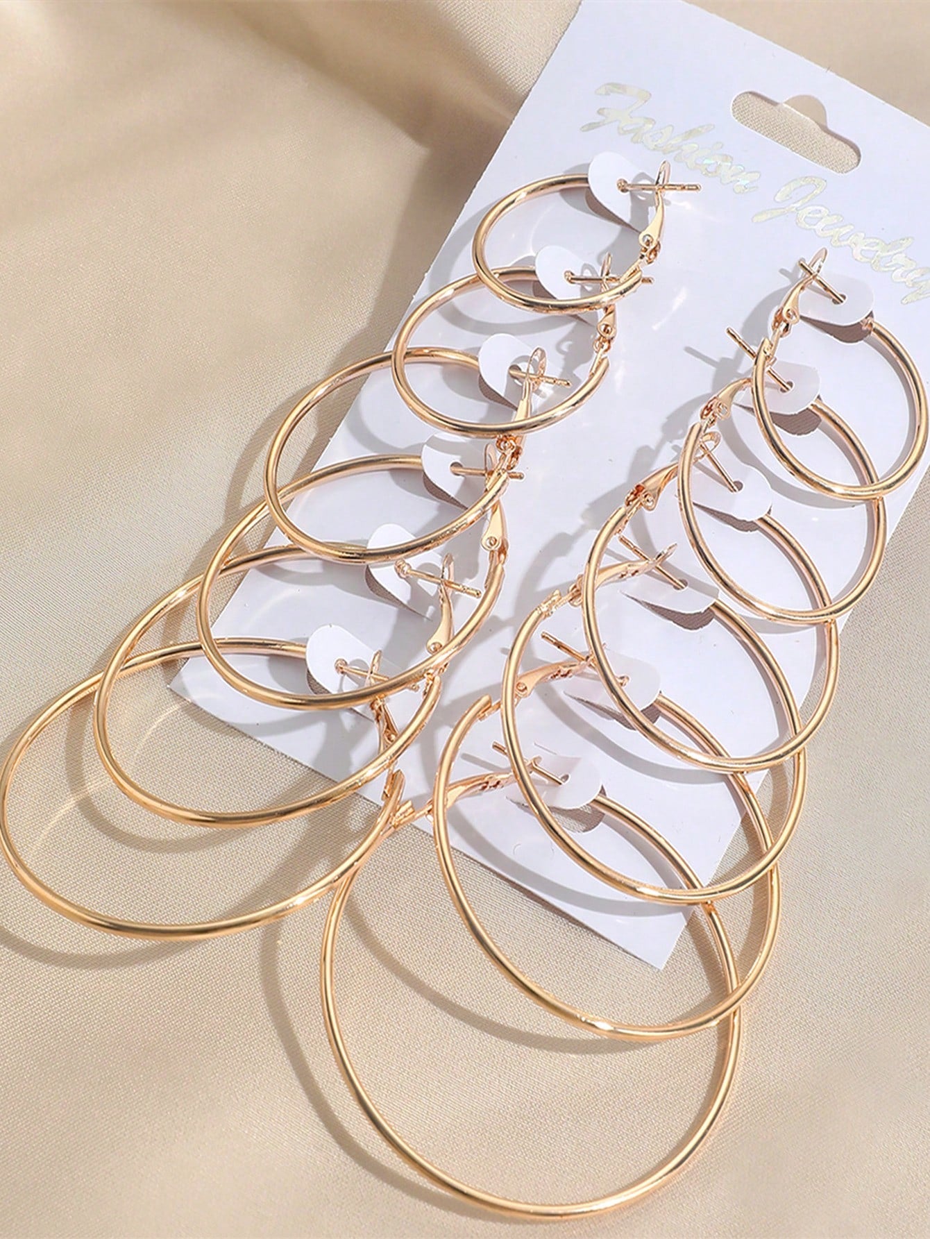 12Pcs/Set Hoop Earrings Set Stainless Steel Big and Small Different Size Circle Exaggerated C-Shaped Decor Gold Hoops Silver round Hoops Earrings Classic Jewelry Gift Set for Women & Men & Girls Daily Earrings